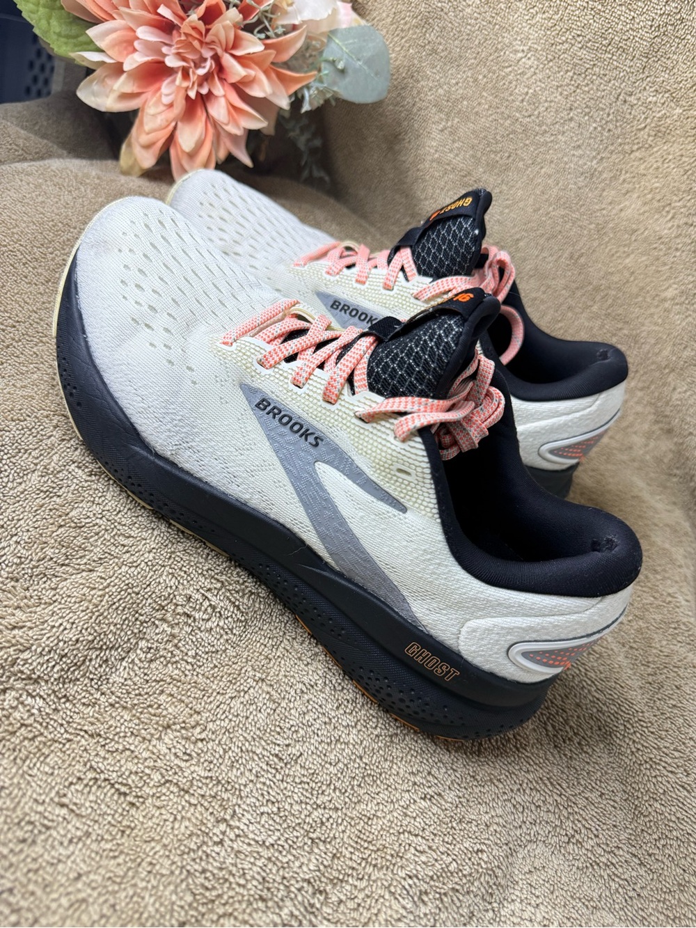 Brooks Ghost 16 Running sneakers Shoes women size 8.5